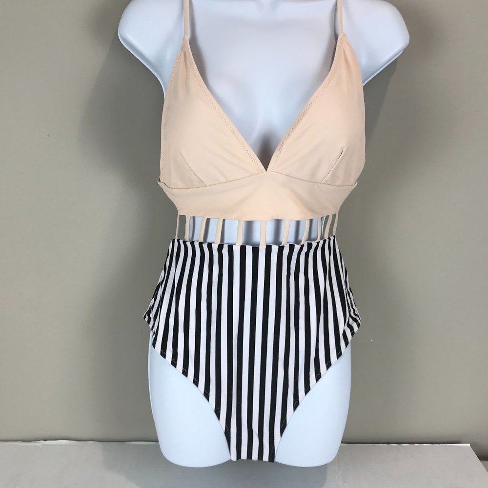 CUPSHE Swimsuit, NWT, Size L